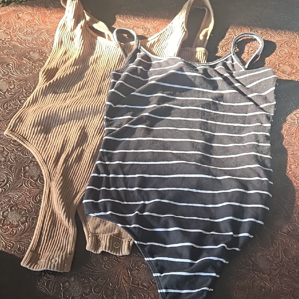 Black and Tan Intimates Set with Classic Design